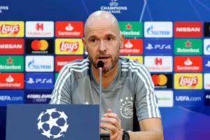 Erik ten Hag: "Καλός αντίπαλος το ΑΠΟΕΛ"/Ποιους παίκτες ξεχώρισε 