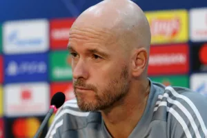 Erik ten Hag: "Καλός αντίπαλος το ΑΠΟΕΛ"/Ποιους παίκτες ξεχώρισε 