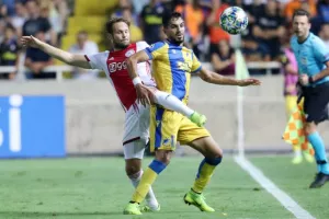 ΦΟΒΕΡΗ εμφάνιση, "Χ" και πάει Ολλανδία για το... θαύμα! (φώτος)