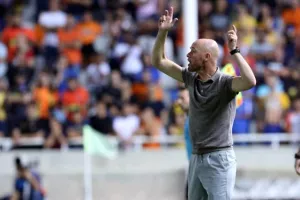 ΦΟΒΕΡΗ εμφάνιση, "Χ" και πάει Ολλανδία για το... θαύμα! (φώτος)