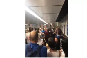 (ΒΙΝΤΕΟ) ΦΥΓΑΔΕΣ στο μετρό/ "Για σένα Απόλλωνα..."