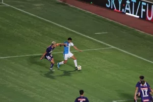 (ΦΩΤΟΣ) Το 2-1 με ωραία ενέργεια Αγκίρε και… αυτογκόλ
