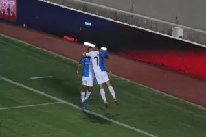 (ΦΩΤΟΣ) Το 2-1 με ωραία ενέργεια Αγκίρε και… αυτογκόλ