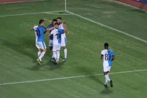 (ΦΩΤΟΣ) Το 2-1 με ωραία ενέργεια Αγκίρε και… αυτογκόλ