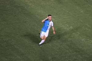 (ΦΩΤΟΣ) ΠΡΩΤΟ και ΓΚΟΛΑΡΑ ο Γιαννιώτας