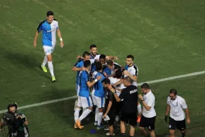 (ΦΩΤΟΣ) ΠΡΩΤΟ και ΓΚΟΛΑΡΑ ο Γιαννιώτας