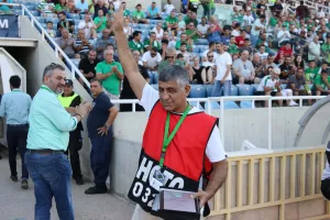 ΒΡΑΒΕΥΣΗ και συγκίνηση, περηφάνια, χειροκρότημα