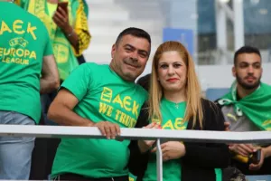 "Γιώργο ζεις για πάντα ΑΕΚΤΖΗΣ" στην "Ghelamco Arena" 