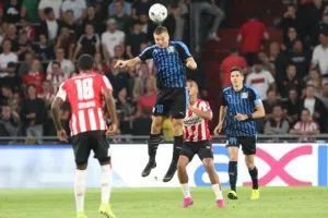Πάλεψε αλλά τον "σκότωσε" σε 15 λεπτά... (φώτος)