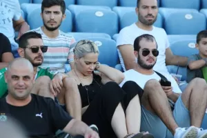 Στο... ΜΗΔΕΝ το φιλικό (φώτος)