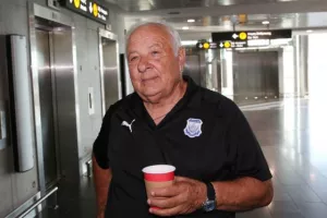 ΠΕΤΑΞΕ για Ολλανδία ο Απόλλωνας/ ΕΜΕΙΝΕ Κύπρο ο Καρ (Φώτος)