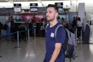 ΠΕΤΑΞΕ για Ολλανδία ο Απόλλωνας/ ΕΜΕΙΝΕ Κύπρο ο Καρ (Φώτος)
