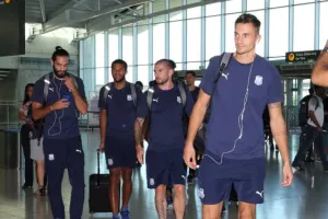 ΠΕΤΑΞΕ για Ολλανδία ο Απόλλωνας/ ΕΜΕΙΝΕ Κύπρο ο Καρ (Φώτος)