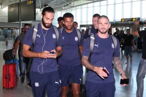 ΠΕΤΑΞΕ για Ολλανδία ο Απόλλωνας/ ΕΜΕΙΝΕ Κύπρο ο Καρ (Φώτος)