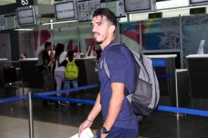 ΠΕΤΑΞΕ για Ολλανδία ο Απόλλωνας/ ΕΜΕΙΝΕ Κύπρο ο Καρ (Φώτος)