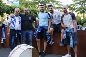 (ΦΩΤΟΣ) Στα ΜΠΛΕ η πλατεία στο Αϊντχόφεν!