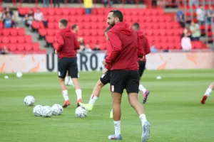 Πάλεψε αλλά τον "σκότωσε" σε 15 λεπτά... (φώτος)