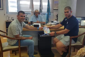 Ο Young Ambassador Γιώργος Κονιαράκης στο Ολυμπιακό Μέγαρο