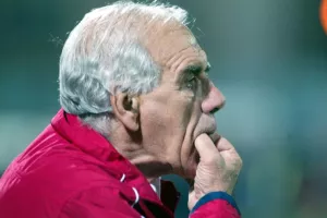 ΑΛΕΦΑΝΤΟΣ: "Θα την πετάξει έξω ο Ολυμπιακός, με τίποτα ο Παναθηναϊκός"