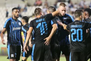 Απόλλωνας με… μαύρο - μπλε