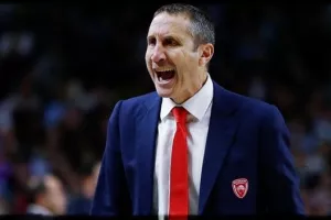 ΑΕΚ σε Μπλατ: "Δεν είσαι μόνος σε αυτόν τον αγώνα"