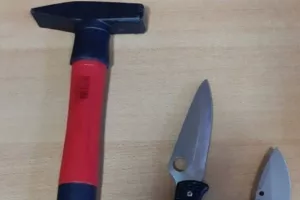 Εικόνα σοκ από τα πολεμοφόδια των οπαδών της Σλόβαν