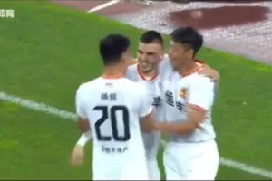 (ΒΙΝΤΕΟ) Η εξαιρετική κεφαλιά του “Μάγκλα”