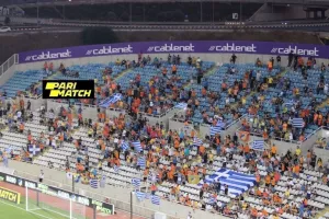 ΑΠΟΕΛ/Υποδοχή με ελληνικές σημαίες και Εθνικό Ύμνο (βίντεο/φώτος)