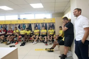 Η παρουσίαση του Χαριστέα στους ποδοσφαιριστές του Άρη (φώτος)
