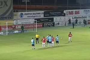 (ΒΙΝΤΕΟ kerkida) Το πέναλτι και η απόκρουση!