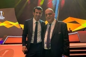Στο Μονακό με Λουίς Φίγκο ο Κούμας