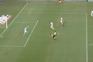 Εντυπωσιακή κεφαλιά Μάνταλου και 0-1! (βίντεο)