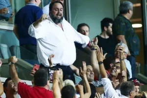 Μαρινάκης: «Να ζήσουμε θρυλική βραδιά στον Πειραιά» 