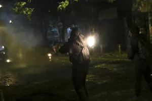 Επίθεση με βόμβες μολότοφ