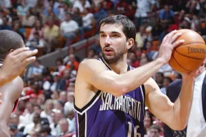 Ο Σάιμον μας θύμισε μια από τις καλύτερες assists στην ιστορία του NBA