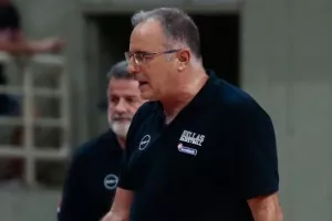 Σκουρτόπουλος: "Την Πέμπτη ξεκινάει προπονήσεις ο Σλούκας"