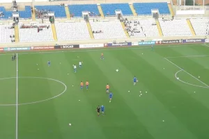 ΕΝΔΕΚΑΔΑ ΕΘΝΙΚΗΣ (Ντεμπούτο Μιντίκκη)