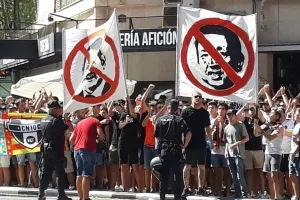Πορεία των οπαδών της Βαλένθια κατά του προέδρου τους (φώτος)