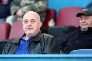 «Επίθεση» Μπέου σε Μαρινάκη για τη NOVA (βίντεο)