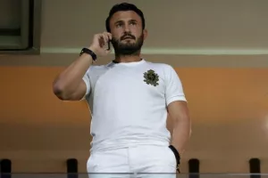 Καρυπίδης σε Ιντέγε: «Σε εμπιστεύομαι» (φώτο)