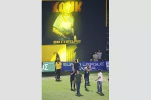 Στεφάνι της Θύρας 13 στη μνήμη του Κουκ (φώτος)