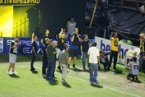 Στεφάνι της Θύρας 13 στη μνήμη του Κουκ (φώτος)