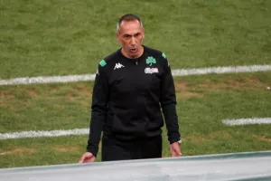 ΔΩΝΗΣ/"Μην πανηγυρίσει κανείς!"