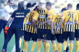 Με φανέλα Κουέστα πανηγύρισε ο Βέλεθ (Φώτος)