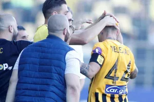 Με φανέλα Κουέστα πανηγύρισε ο Βέλεθ (Φώτος)