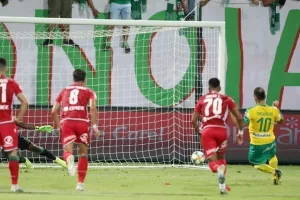 Πρόβλημα; Γκολ μόνο με πέναλτι…