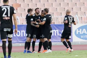 Μίλησαν και το μοίρασαν… τα εννιάρια! (φώτος)