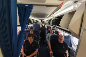 ΜΕΣΑ από το αεροπλάνο