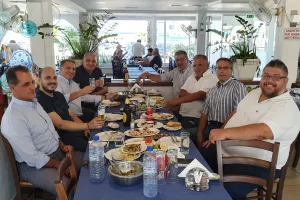 ΔΕΞΙΩΣΗ Αλκής/ Φαγητό, κουβεντούλα και... αισιοδοξία!