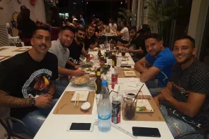 Τους "τραπέζωσε" ενόψει της νέας σεζόν (Φώτος)